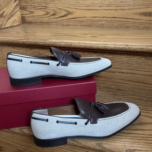 NIB Salvatore Ferragamo Faggio 4 Men's Brown and Linen Loafers - Picture 6 of 10